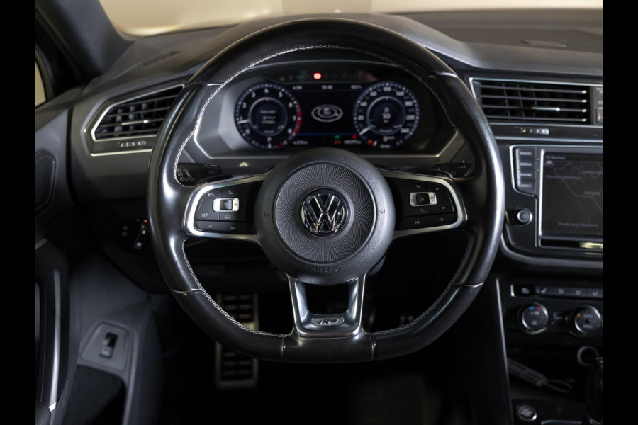 Volkswagen Tiguan 2.0 TSI 4Motion 2x R-line / 220pk / Leder / Pano / Led / Head-up / Virtual Cockpit / 360 camera