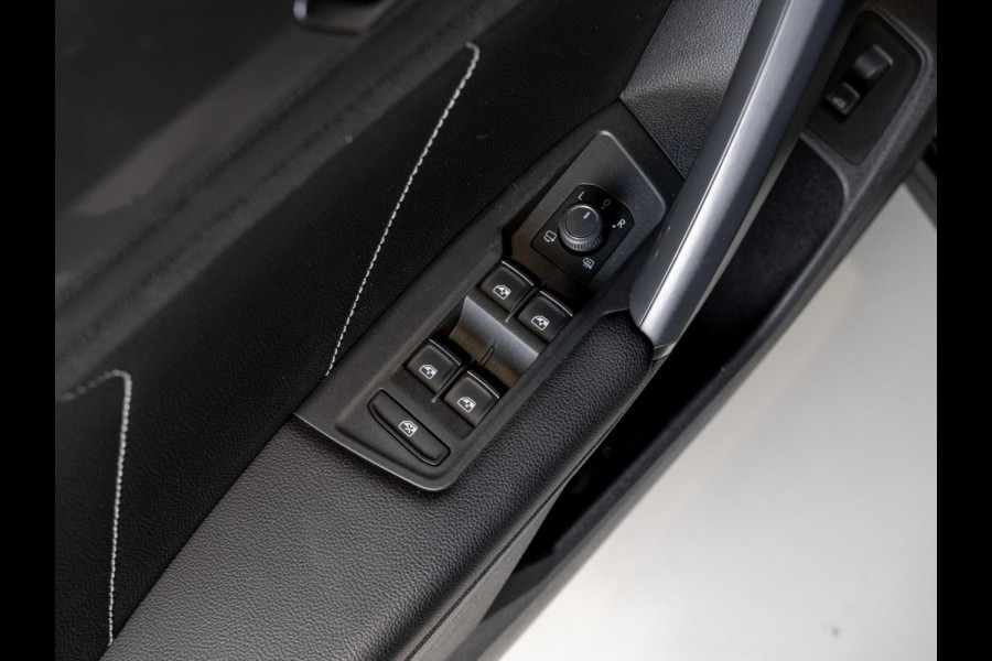 Volkswagen Tiguan 2.0 TSI 4Motion 2x R-line / 220pk / Leder / Pano / Led / Head-up / Virtual Cockpit / 360 camera