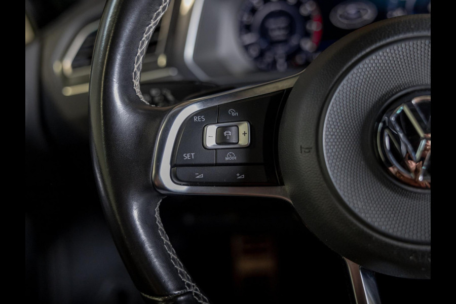 Volkswagen Tiguan 2.0 TSI 4Motion 2x R-line / 220pk / Leder / Pano / Led / Head-up / Virtual Cockpit / 360 camera