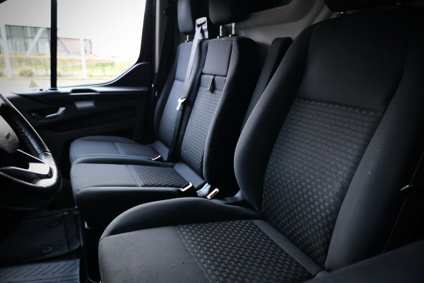 Ford Transit Custom 300 2.0 TDCI L2H1 Raptor Edition | 6.500 KM | BPM VRIJ | CarPlay | Lane Assist | DAB | Cruise control | PDC V+A | 3-Zitter || Betimmering | Nieuwe APK | Fabrieksgarantie