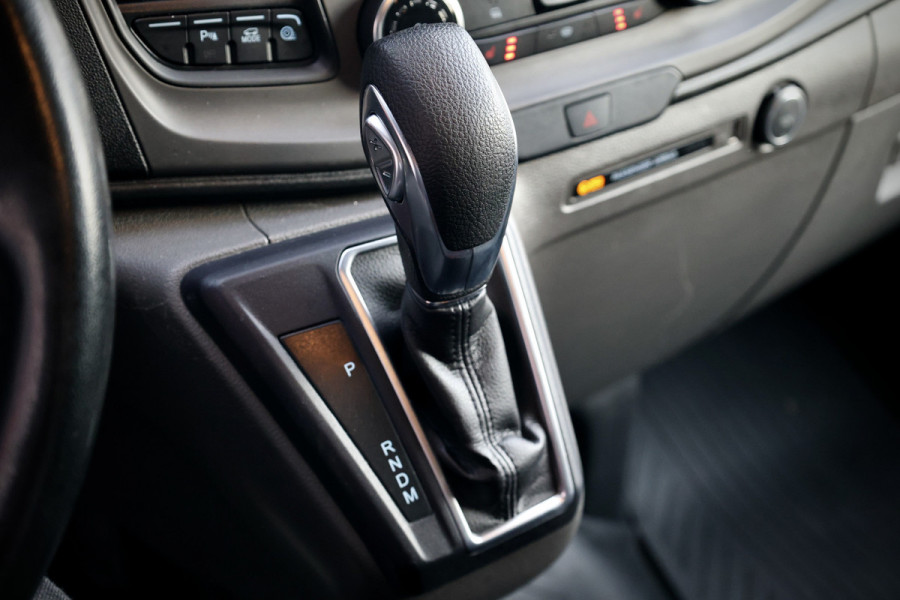 Ford Transit Custom 300 2.0 TDCI L2H1 Raptor Edition | 6.500 KM | BPM VRIJ | CarPlay | Lane Assist | DAB | Cruise control | PDC V+A | 3-Zitter || Betimmering | Nieuwe APK | Fabrieksgarantie