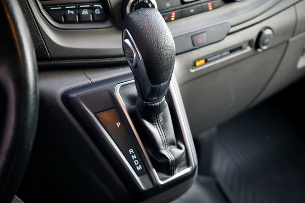 Ford Transit Custom 300 2.0 TDCI L2H1 Raptor Edition | 6.500 KM | BPM VRIJ | CarPlay | Lane Assist | DAB | Cruise control | PDC V+A | 3-Zitter || Betimmering | Nieuwe APK | Fabrieksgarantie
