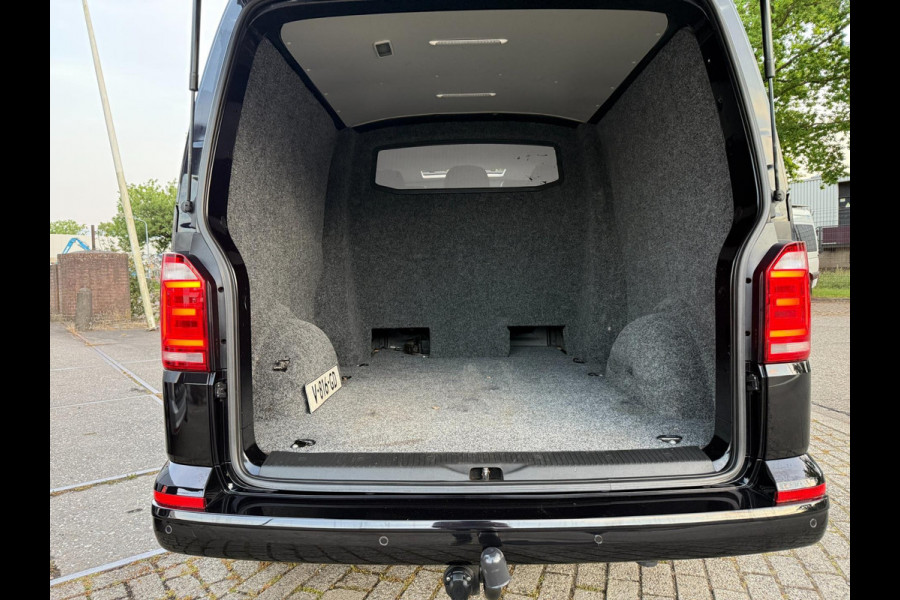 Volkswagen Transporter 2.0 TDI L2H1 205PK DUB-CAB HIG-LINE DSG DAKRAAM LEER NAVI