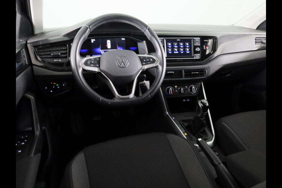 Volkswagen Polo 1.0 TSI Life 95 pk | Navigatie via App | Parkeersensoren | Adaptieve cruise control | Apple Carplay/Android Auto |