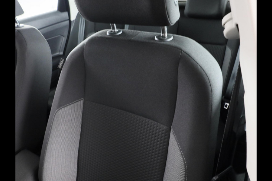 Volkswagen Polo 1.0 TSI Life 95 pk | Navigatie via App | Parkeersensoren | Adaptieve cruise control | Apple Carplay/Android Auto |