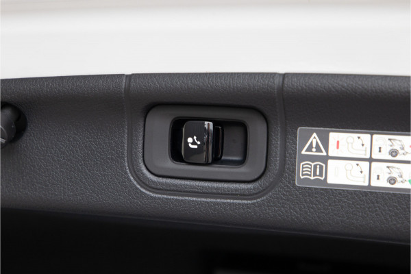 Mercedes-Benz C-Klasse 400 e 4MATIC AMG 381pk Premium Plus, Pano, Distronic, Nightpack, Burmester, HEad-Up, Memory, Digital LED