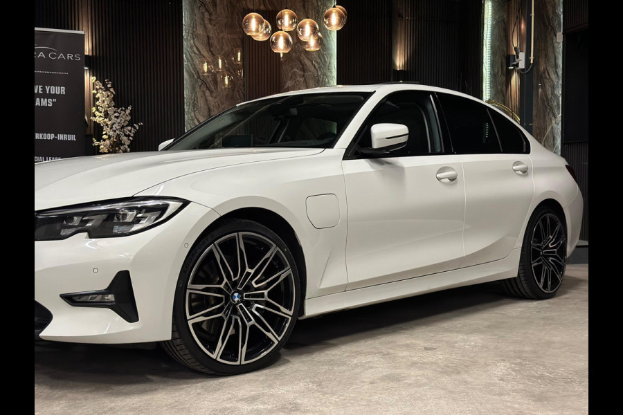 BMW 3-serie 330e High Executive|PANO|BOMVOL!