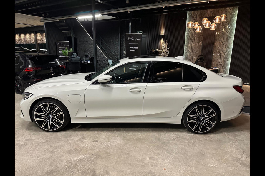 BMW 3-serie 330e High Executive|PANO|BOMVOL!
