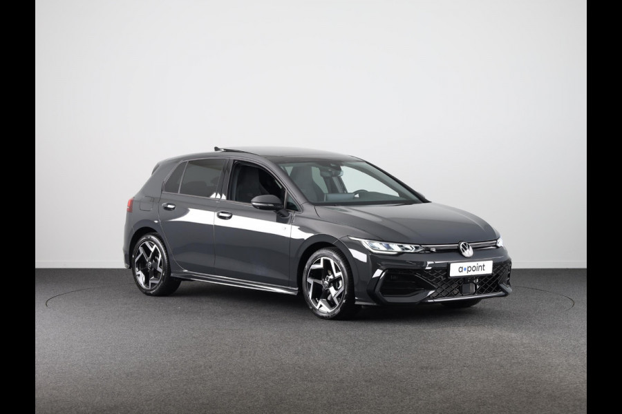 Volkswagen Golf 1.5 eTSI R-Line Edition 8.5 116 pk Automaat (DSG) | Navigatie via App | Panoramadak | Parkeersensoren | Rondomzicht camera | Adaptieve cruise control | R-Line |