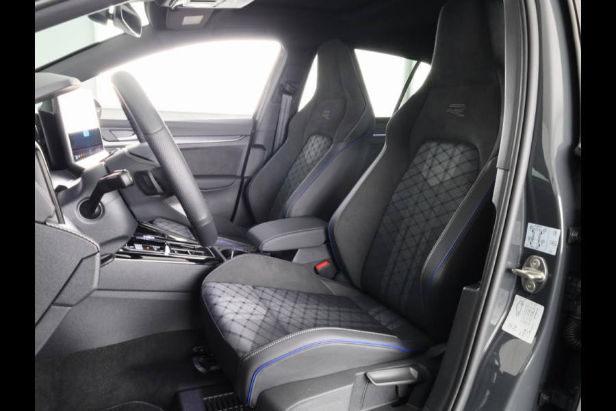 Volkswagen Golf 1.5 eTSI R-Line Edition 8.5 116 pk Automaat (DSG) | Navigatie via App | Panoramadak | Parkeersensoren | Rondomzicht camera | Adaptieve cruise control | R-Line |
