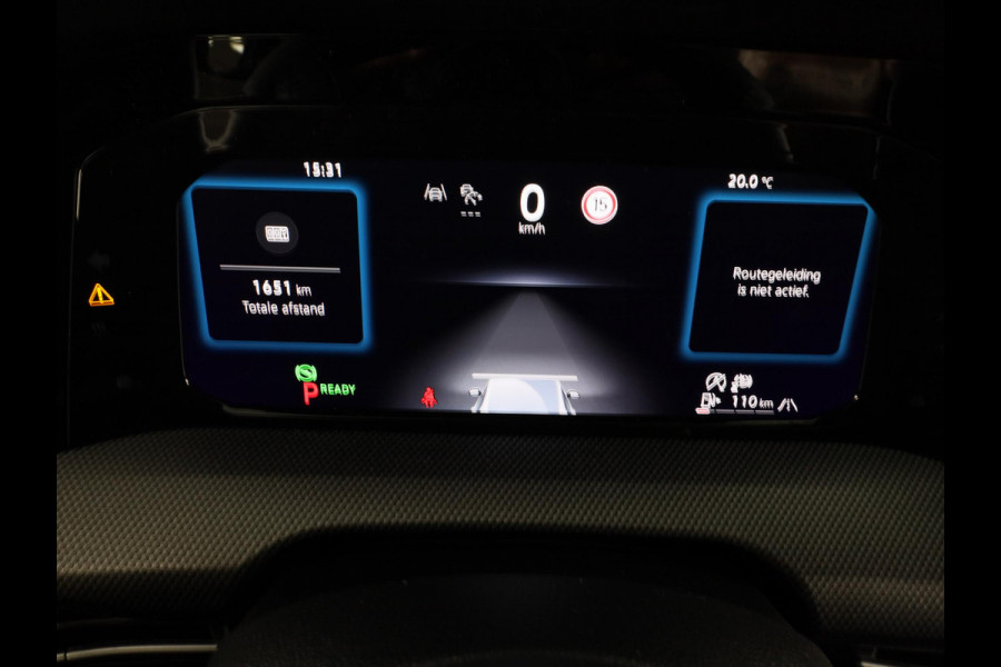 Volkswagen Golf 1.5 eTSI R-Line Edition 8.5 116 pk Automaat (DSG) | Navigatie via App | Panoramadak | Parkeersensoren | Rondomzicht camera | Adaptieve cruise control | R-Line |