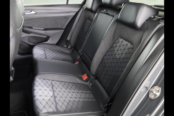 Volkswagen Golf 1.5 eTSI R-Line Edition 8.5 116 pk Automaat (DSG) | Navigatie via App | Panoramadak | Parkeersensoren | Rondomzicht camera | Adaptieve cruise control | R-Line |