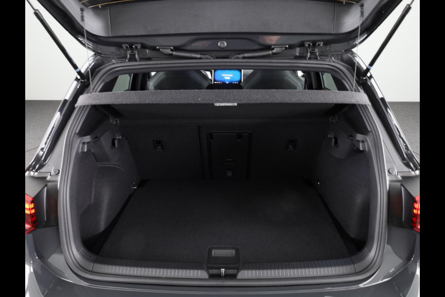 Volkswagen Golf 1.5 eTSI R-Line Edition 8.5 116 pk Automaat (DSG) | Navigatie via App | Panoramadak | Parkeersensoren | Rondomzicht camera | Adaptieve cruise control | R-Line |