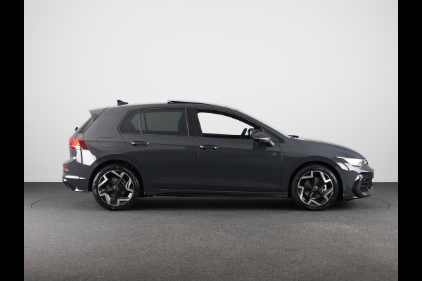 Volkswagen Golf 1.5 eTSI R-Line Edition 8.5 116 pk Automaat (DSG) | Navigatie via App | Panoramadak | Parkeersensoren | Rondomzicht camera | Adaptieve cruise control | R-Line |