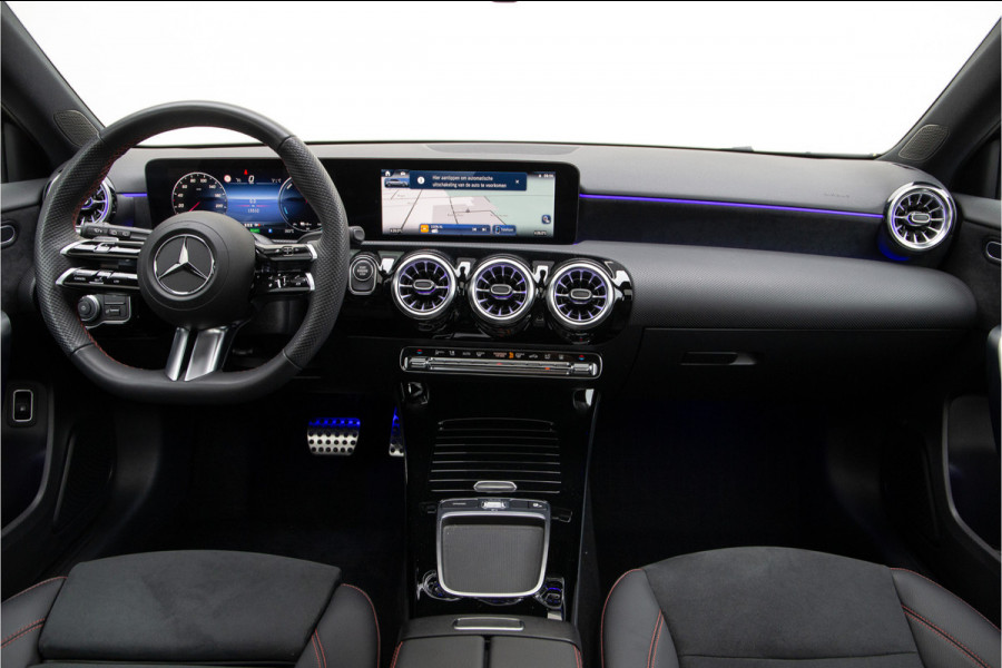 Mercedes-Benz A-Klasse 250 e AMG Premium, Facelift, Pano, Camera, Widescreen, 2024 Hybrid