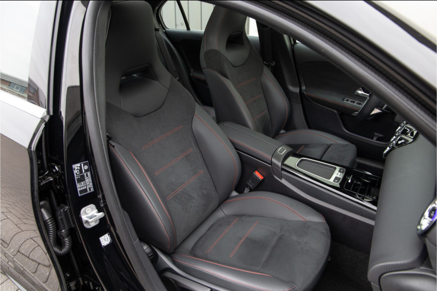 Mercedes-Benz A-Klasse 250 e AMG Premium, Facelift, Pano, Camera, Widescreen, 2024 Hybrid