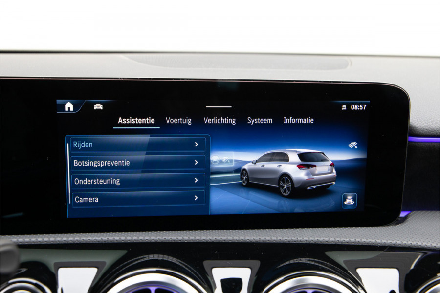 Mercedes-Benz A-Klasse 250 e AMG Premium, Facelift, Pano, Camera, Widescreen, 2024 Hybrid