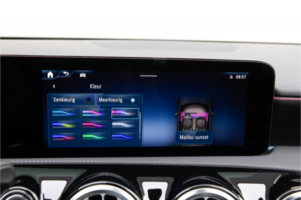 Mercedes-Benz A-Klasse 250 e AMG Premium, Facelift, Pano, Camera, Widescreen, 2024 Hybrid