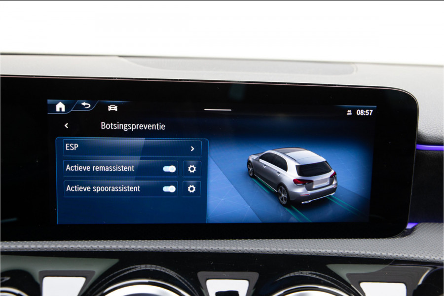 Mercedes-Benz A-Klasse 250 e AMG Premium, Facelift, Pano, Camera, Widescreen, 2024 Hybrid