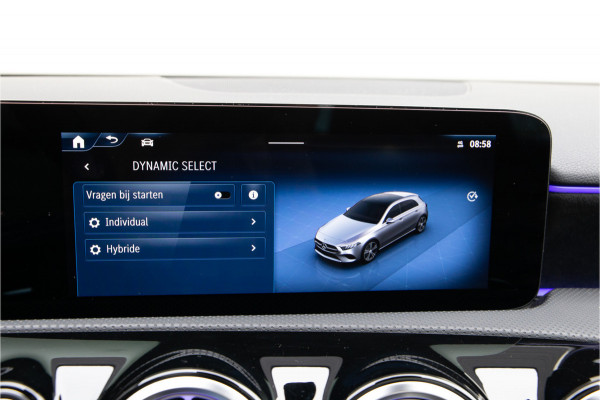 Mercedes-Benz A-Klasse 250 e AMG Premium, Facelift, Pano, Camera, Widescreen, 2024 Hybrid