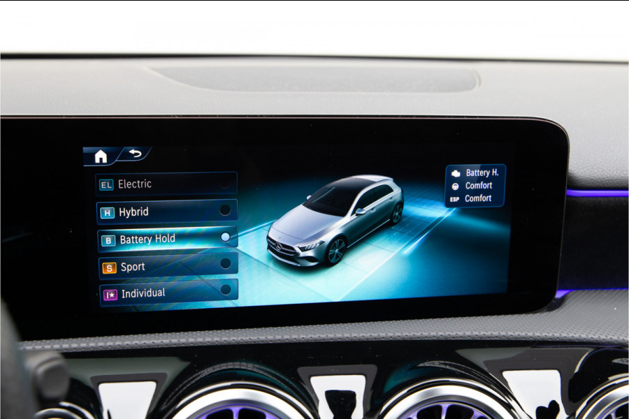 Mercedes-Benz A-Klasse 250 e AMG Premium, Facelift, Pano, Camera, Widescreen, 2024 Hybrid