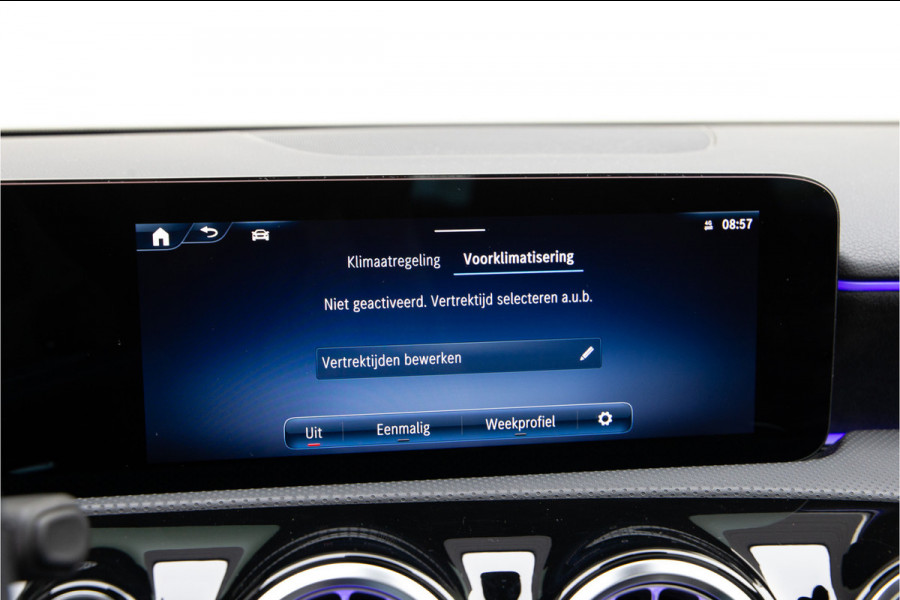 Mercedes-Benz A-Klasse 250 e AMG Premium, Facelift, Pano, Camera, Widescreen, 2024 Hybrid