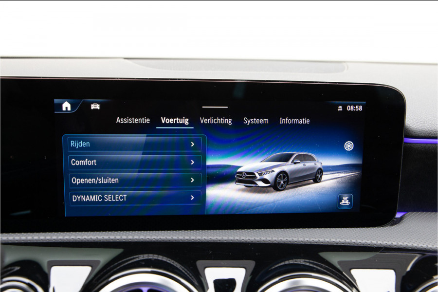 Mercedes-Benz A-Klasse 250 e AMG Premium, Facelift, Pano, Camera, Widescreen, 2024 Hybrid