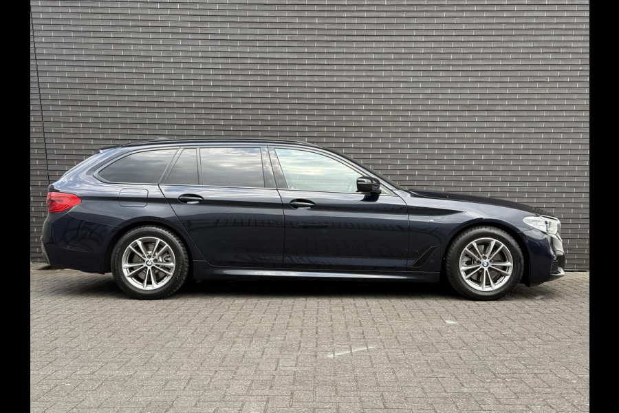BMW 5 Serie Touring 520i High Executive | Panodak | Comfortleder | Camera | Adaptive LED |