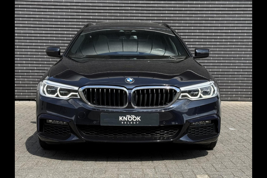BMW 5 Serie Touring 520i High Executive | Panodak | Comfortleder | Camera | Adaptive LED |