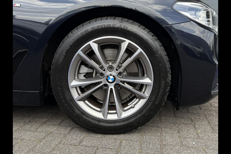 BMW 5 Serie Touring 520i High Executive | Panodak | Comfortleder | Camera | Adaptive LED |