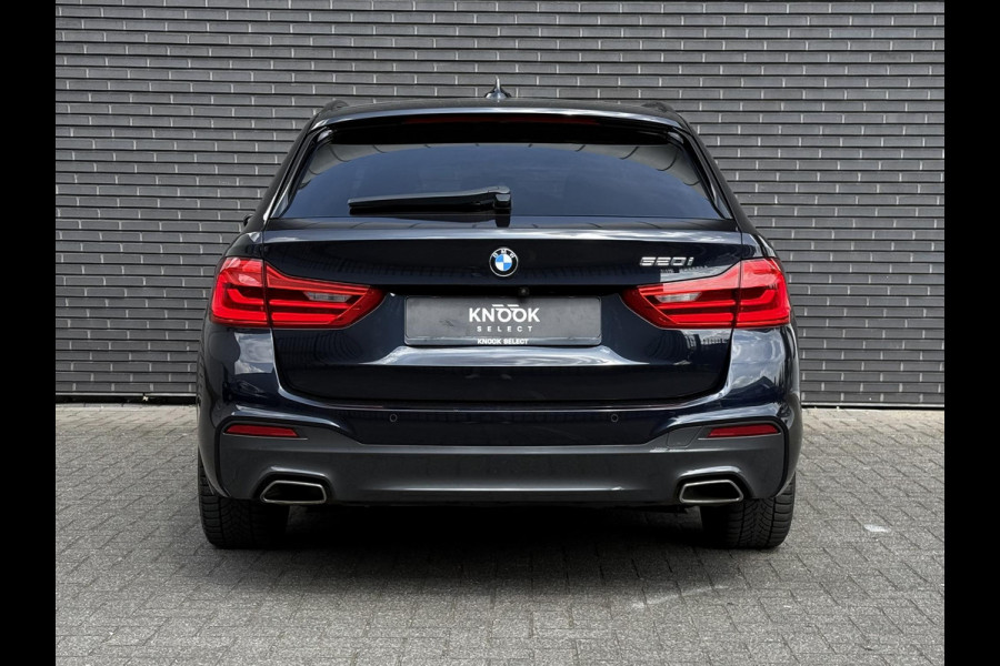 BMW 5 Serie Touring 520i High Executive | Panodak | Comfortleder | Camera | Adaptive LED |