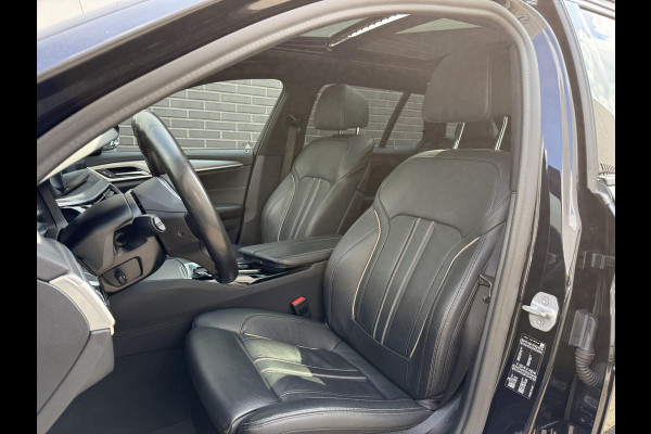 BMW 5 Serie Touring 520i High Executive | Panodak | Comfortleder | Camera | Adaptive LED |
