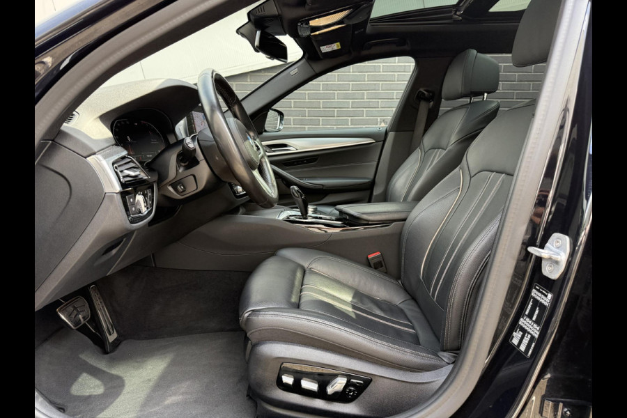 BMW 5 Serie Touring 520i High Executive | Panodak | Comfortleder | Camera | Adaptive LED |