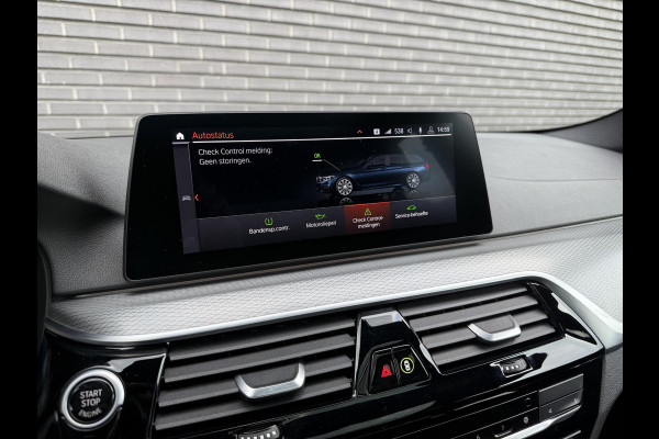BMW 5 Serie Touring 520i High Executive | Panodak | Comfortleder | Camera | Adaptive LED |