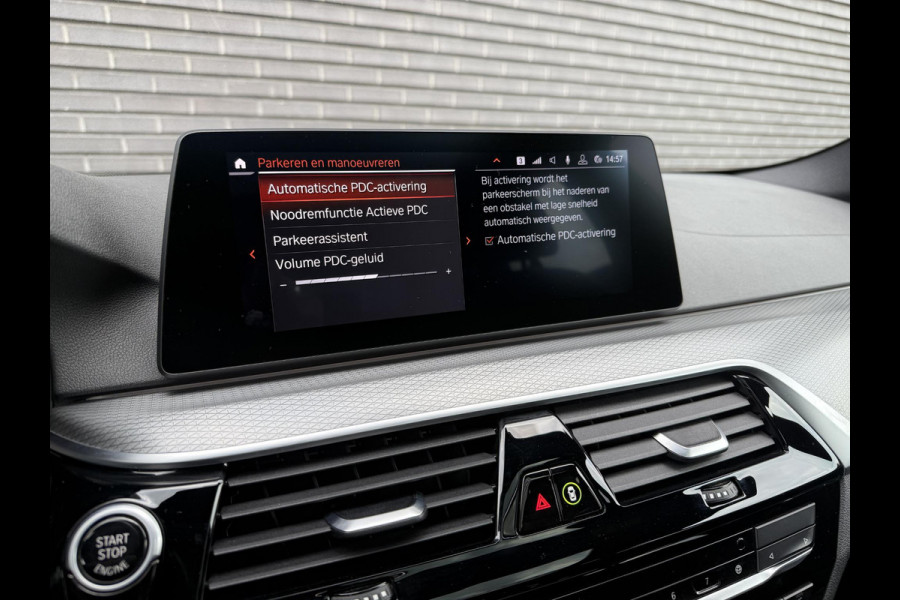 BMW 5 Serie Touring 520i High Executive | Panodak | Comfortleder | Camera | Adaptive LED |