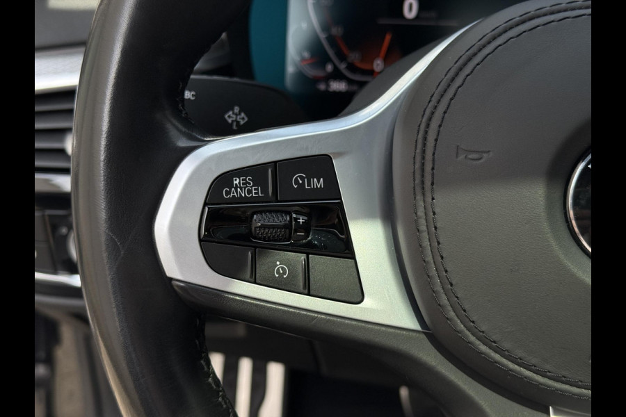 BMW 5 Serie Touring 520i High Executive | Panodak | Comfortleder | Camera | Adaptive LED |
