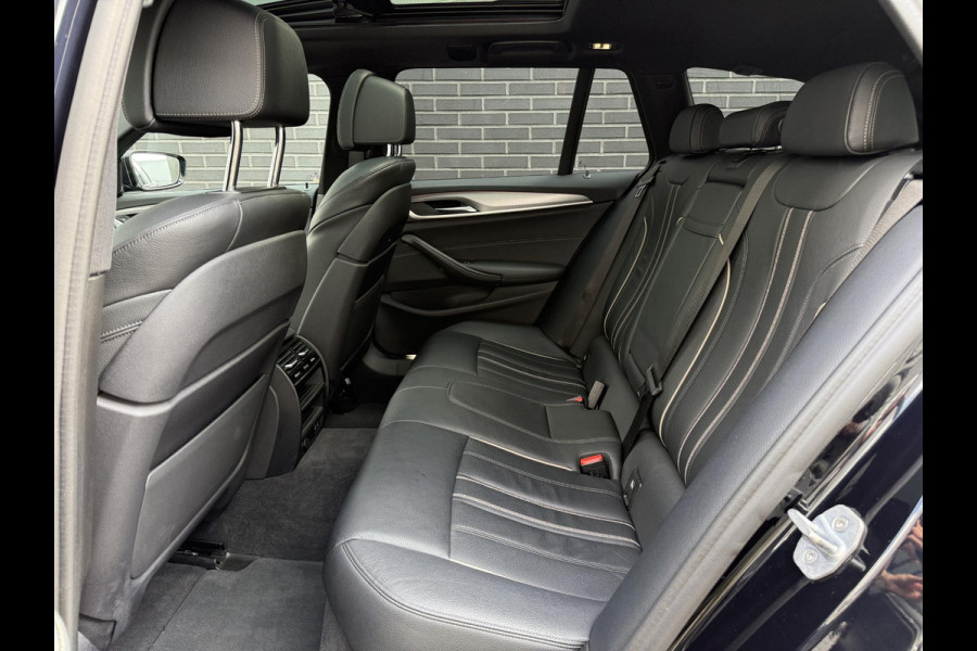 BMW 5 Serie Touring 520i High Executive | Panodak | Comfortleder | Camera | Adaptive LED |