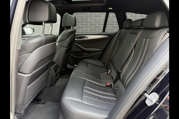 BMW 5 Serie Touring 520i High Executive | Panodak | Comfortleder | Camera | Adaptive LED |