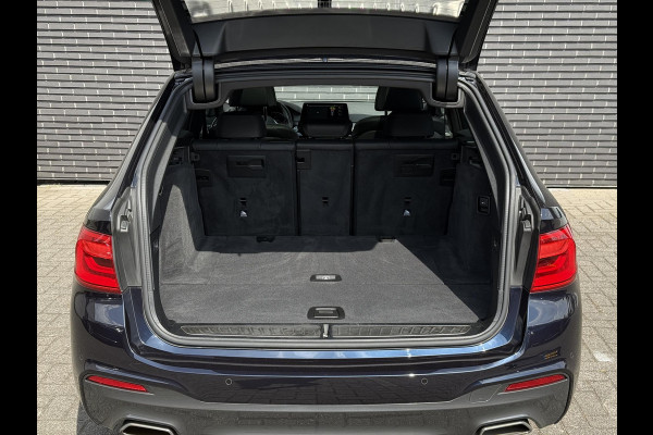 BMW 5 Serie Touring 520i High Executive | Panodak | Comfortleder | Camera | Adaptive LED |