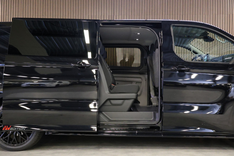 Ford Transit Custom 320 2.0 TDCI 170PK L2H1 DC LIMITED | L+R Schuifdeur | Dubbel Cabine | ACC | Blind Spot | Navigatie | Camera | CarPlay | Lane Ass Raptor Edition | Trekhaak | 6-Zitter | Verlengde fabrieksgarantie tot 09-2029