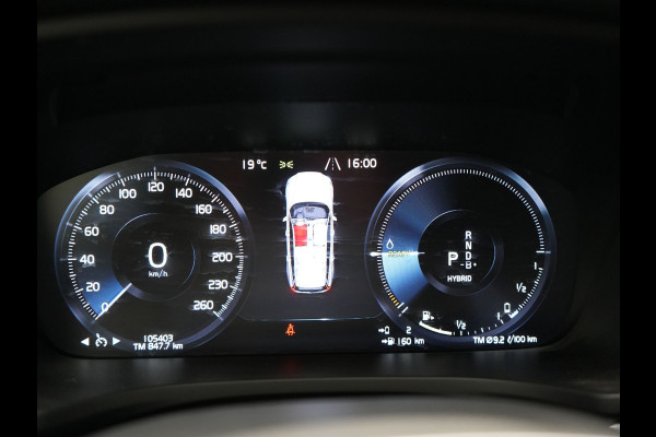 Volvo V60 T6 Recharge AWD R-Design Plug In Hybrid PHEV | Trekhaak af Fabriek |  Panodak | Lederen Sportstoelen Memory | Harman Kardon | Apple Carplay | Navigatie | Camera | L.M. 18" | DAB | Virtual |