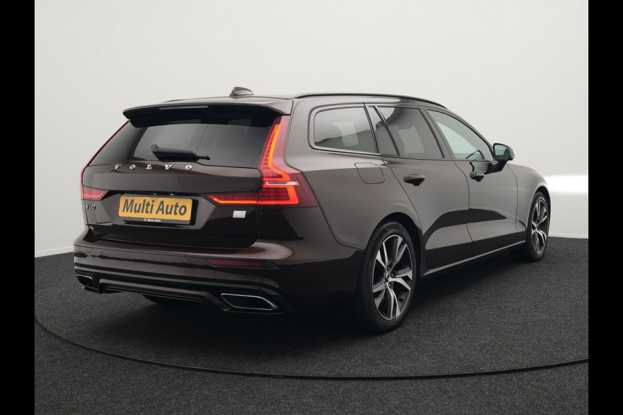 Volvo V60 T6 Recharge AWD R-Design Plug In Hybrid PHEV | Trekhaak af Fabriek |  Panodak | Lederen Sportstoelen Memory | Harman Kardon | Apple Carplay | Navigatie | Camera | L.M. 18" | DAB | Virtual |