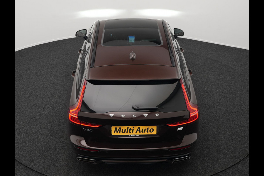 Volvo V60 T6 Recharge AWD R-Design Plug In Hybrid PHEV | Trekhaak af Fabriek |  Panodak | Lederen Sportstoelen Memory | Harman Kardon | Apple Carplay | Navigatie | Camera | L.M. 18" | DAB | Virtual |