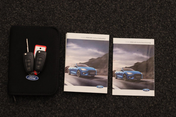 Ford FOCUS Wagon 1.0 Lease Edition * Orgineel Nederlands * Stoel/Stuur-verwarming Navigatie