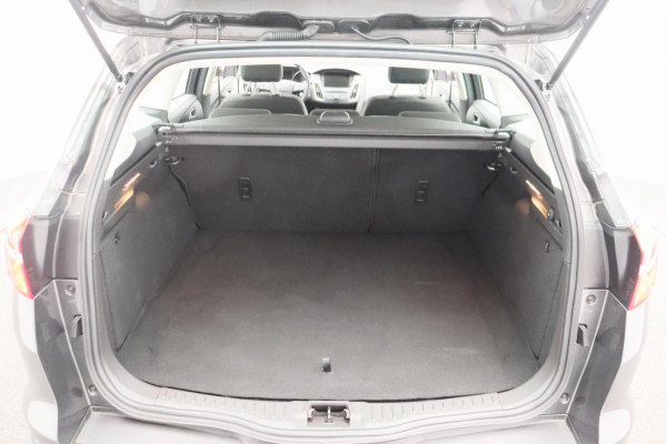 Ford FOCUS Wagon 1.0 Lease Edition * Orgineel Nederlands * Stoel/Stuur-verwarming Navigatie