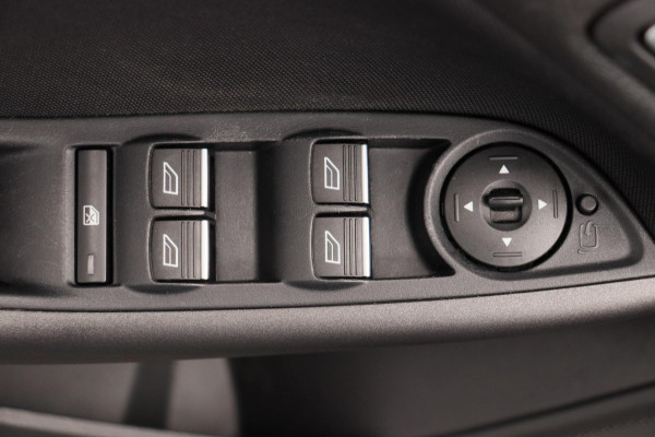 Ford FOCUS Wagon 1.0 Lease Edition * Orgineel Nederlands * Stoel/Stuur-verwarming Navigatie
