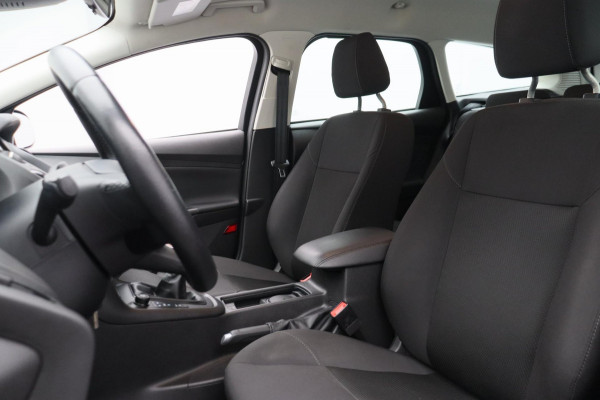 Ford FOCUS Wagon 1.0 Lease Edition * Orgineel Nederlands * Stoel/Stuur-verwarming Navigatie