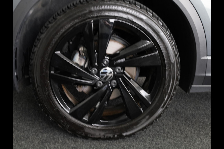 Volkswagen T-Roc 1.5 TSI R-Line 150 pk Automaat (DSG) | Verlengde garantie | Navigatie via App | Parkeersensoren (Park assist) | Achteruitrijcamera | Black Style pakket | R-Line |
