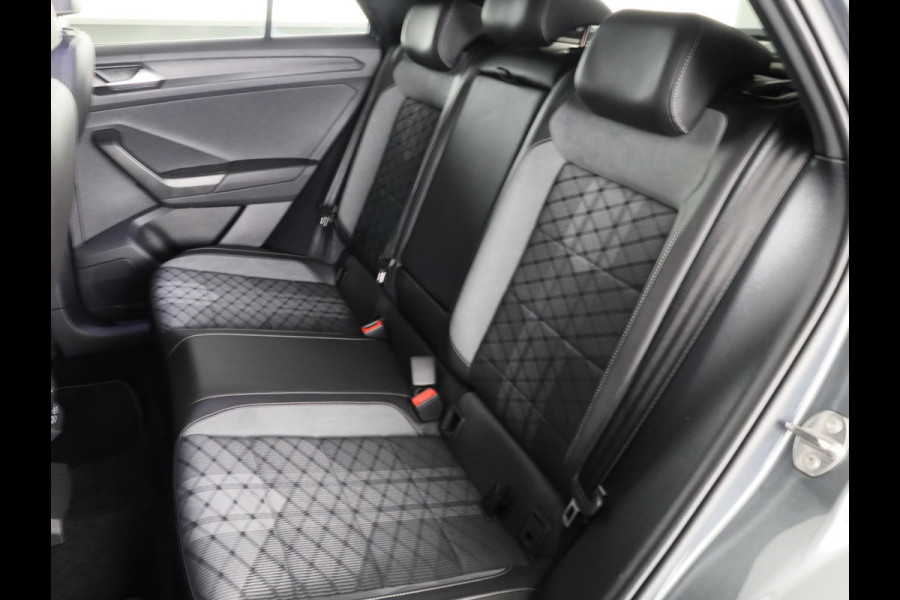 Volkswagen T-Roc 1.5 TSI R-Line 150 pk Automaat (DSG) | Verlengde garantie | Navigatie via App | Parkeersensoren (Park assist) | Achteruitrijcamera | Black Style pakket | R-Line |