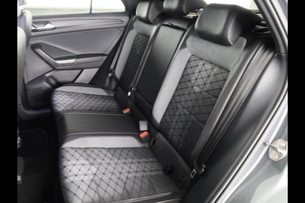 Volkswagen T-Roc 1.5 TSI R-Line 150 pk Automaat (DSG) | Verlengde garantie | Navigatie via App | Parkeersensoren (Park assist) | Achteruitrijcamera | Black Style pakket | R-Line |